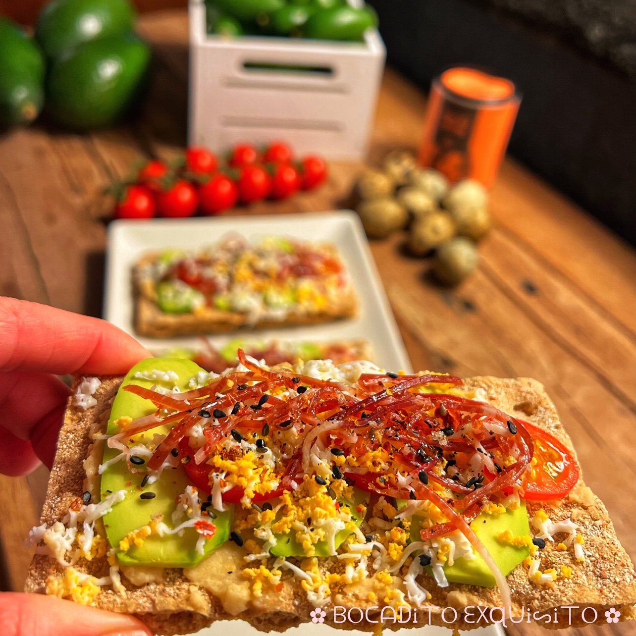 Tostada Wasa con Aguacate Cocktail